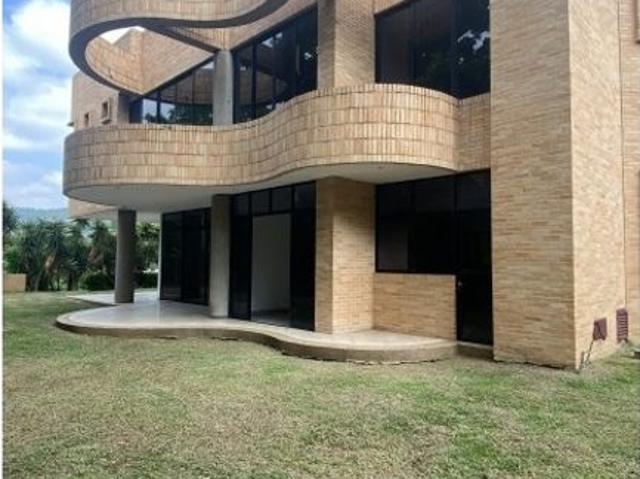 Vivienda de alto standing en venta Nueva Caracas, Distrito Capital