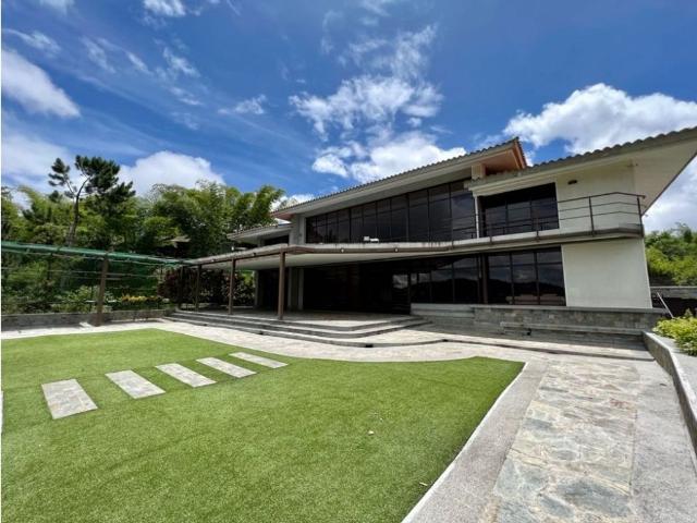 Vivienda de alto standing en venta Nueva Caracas, Distrito Capital