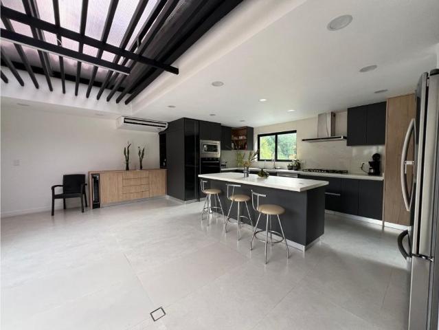 Vivienda de alto standing en venta Nueva Caracas, Venezuela