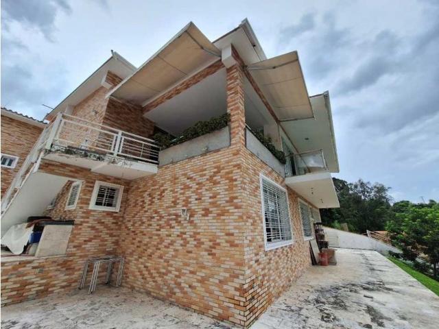 Vivienda de alto standing en venta Nueva Caracas, Venezuela