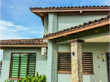 Vivienda de alto standing en venta Boquete, Provincia de Chiriquí