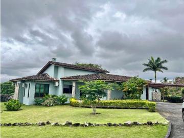 Vivienda de alto standing en venta Boquete, Provincia de Chiriquí