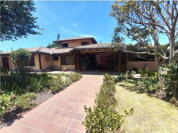 Vivienda de alto standing en venta Cumbayá, Provincia de Pichincha