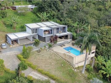 Vivienda de alto standing en venta Copacabana, Departamento de Antioquia