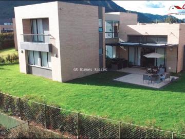 Vivienda de alto standing en venta Cota, Colombia