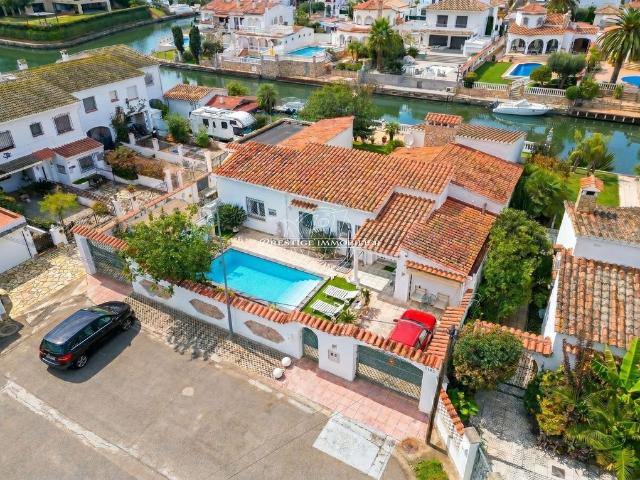 Vivienda de alto standing en venta Empuriabrava, España