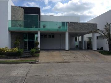 Vivienda de alto standing en venta Juan Díaz, Provincia de Coclé