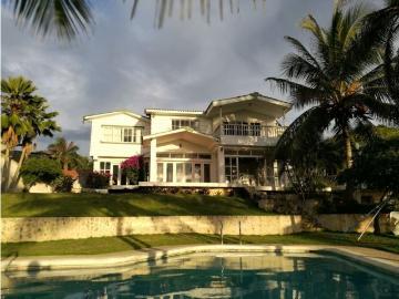 Vivienda de alto standing en venta Puerto Colombia, Atlántico