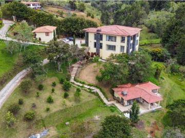 Vivienda de alto standing en venta Rionegro, Colombia