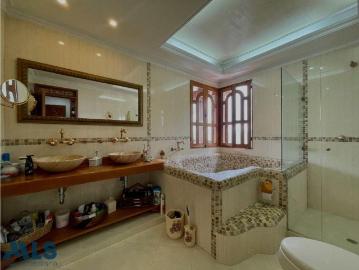 Vivienda de alto standing en venta Sabaneta, Colombia