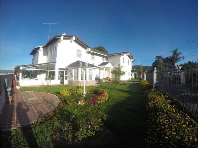Vivienda de alto standing en venta San Antonio de Los Altos, Estado Miranda