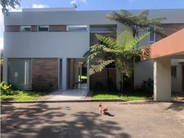 Vivienda de alto standing en venta Santafe de Bogotá, Colombia