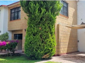 Vivienda de alto standing en venta Santiago de Querétaro, México