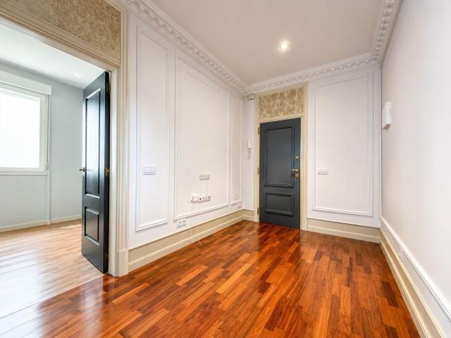 VIVIENDA DE DISEÑO EN PLENO CONDE DE PEÑALVER – BARRIO DE SALAMANCA