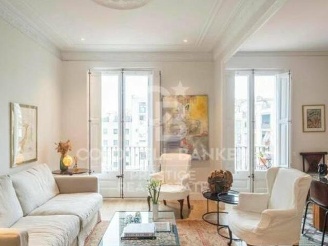 Vivienda de dos habitaciones y dos baños cerca de rambla catalunya