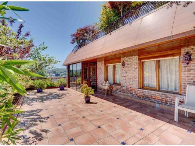 Vivienda de ensueño en Tontorgoxo con impresionante terraza, jardín y vistas despejadas