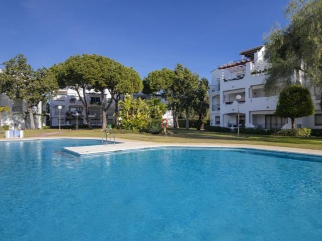 Vivienda de lujo de 150 m2 en venta Atalaya Isdabe, Estepona, Andalucía