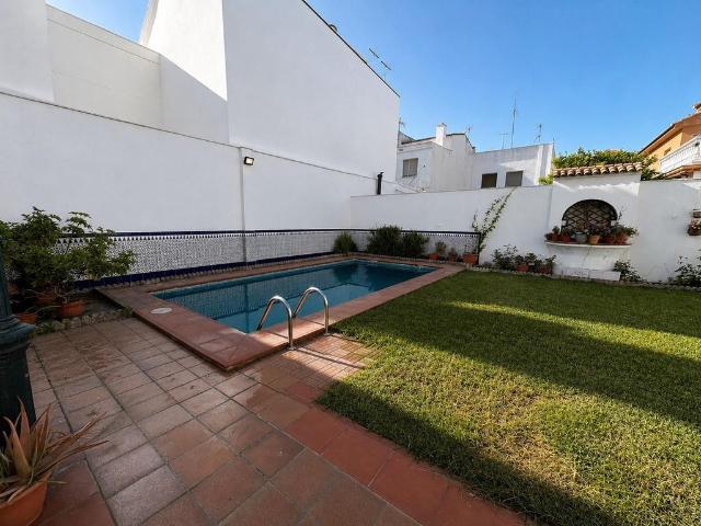 Vivienda de lujo de 196 m2 en venta La Línea de la Concepción, Andalucía