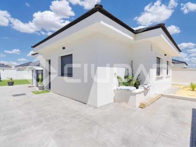 Vivienda de lujo de 136 m2 en venta Alcalá de Guadaíra, Andalucía