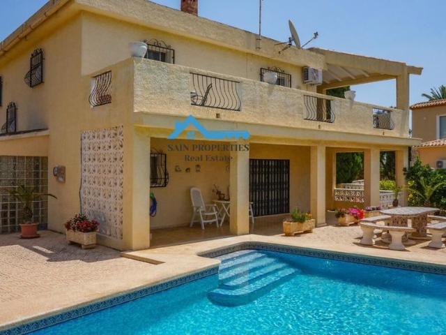 Vivienda de lujo de 266 m2 en venta Alfaz del Pi, España
