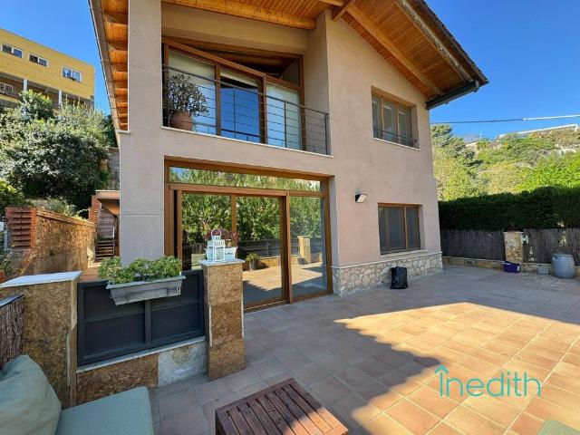 Vivienda de lujo de 280 m2 en venta Vallirana, España