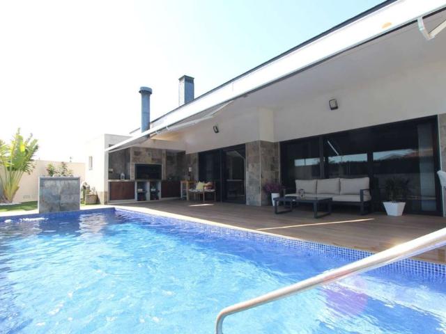 Vivienda de lujo de 205 m2 en venta Daya Nueva, Comunidad Valenciana