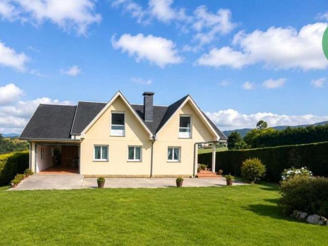 Vivienda de lujo de 222 m2 en venta Castropol, Asturias