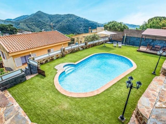 Vivienda de lujo de 231 m2 en venta San Cipriano de Vallalta, España