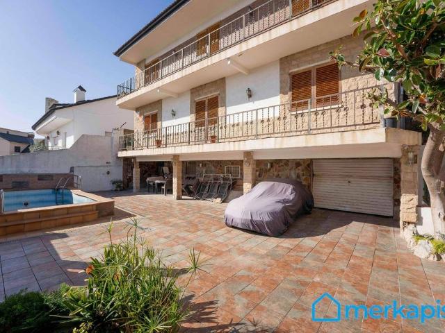 Vivienda de lujo de 349 m2 en venta Viladecans, Cataluña