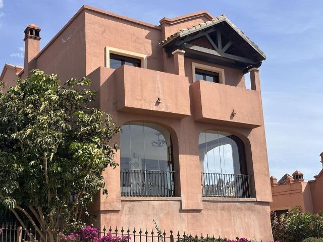 Vivienda de lujo de 350 m2 en venta Estepona, España