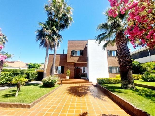 Vivienda de lujo de 352 m2 en venta Badajoz, España