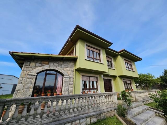 Vivienda de lujo de 374 m2 en venta Avilés, Asturias