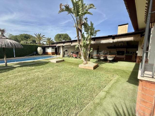 Vivienda de lujo de 382 m2 en venta Carmona, España