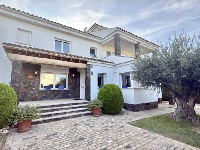 Vivienda de alto standing de 387 m2 en venta Castelló d'Empúries, Cataluña