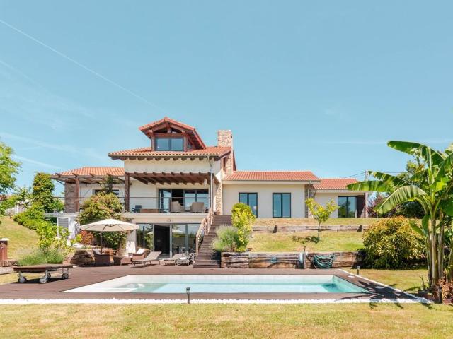 Vivienda de lujo de 385 m2 en venta Siero, Asturias