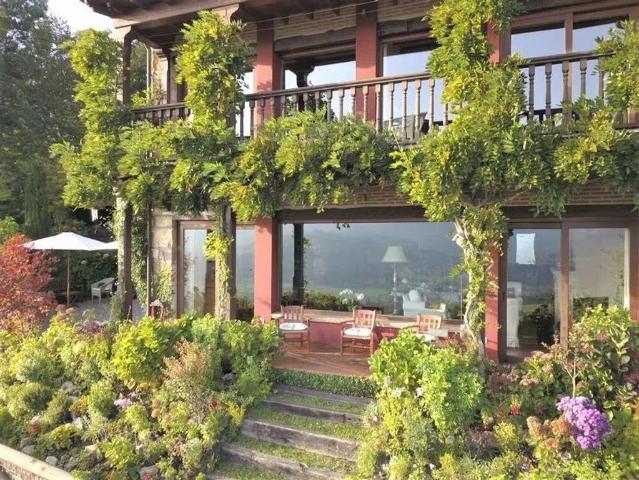 Vivienda de lujo de 300 m2 en venta Cangas de Onís, Asturias