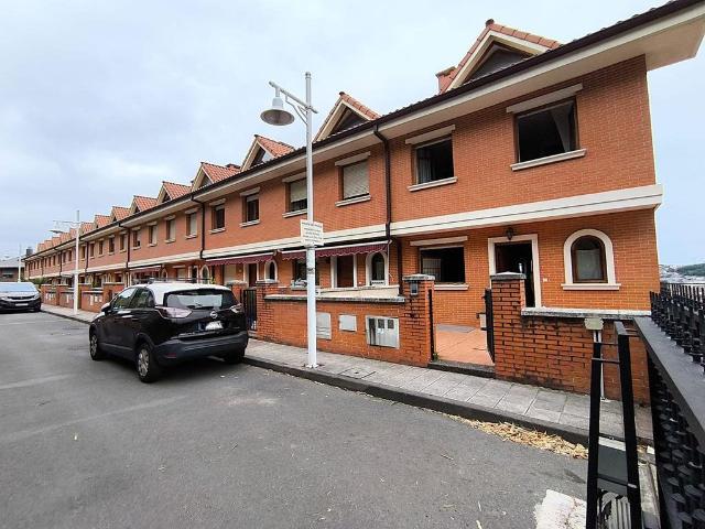Vivienda de lujo de 300 m2 en venta Castro Urdiales, Cantabria