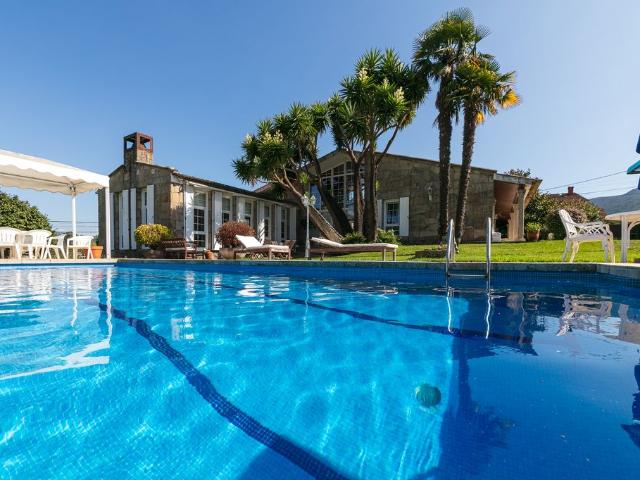 Vivienda de lujo de 497 m2 en venta Benito Fariña 56, Baiona, Galicia