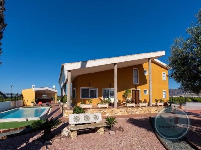 Vivienda exclusiva de 495 m2 en venta Orihuela, España