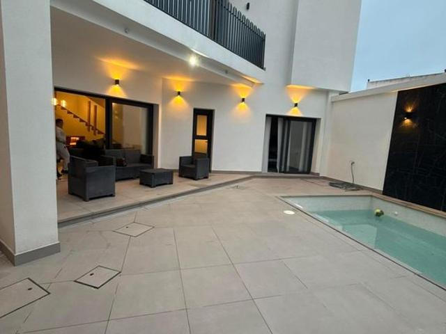 Vivienda de lujo de 400 m2 en venta La Línea de la Concepción, España