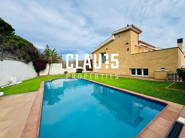 Vivienda de lujo de 605 m2 en venta Canet de Mar, España