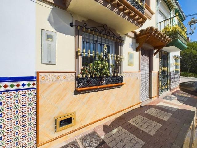 Vivienda de lujo de 77 m2 en venta Puerto de Estepona, Estepona, Andalucía
