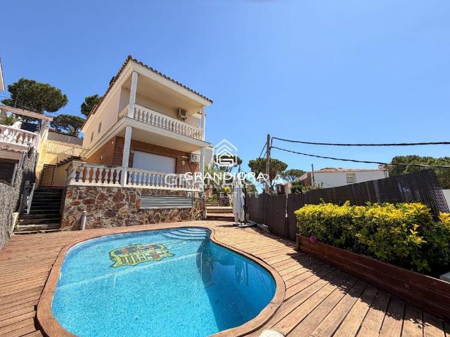 Vivienda exclusiva de 423 m2 en alquiler Premiá de Dalt, Cataluña
