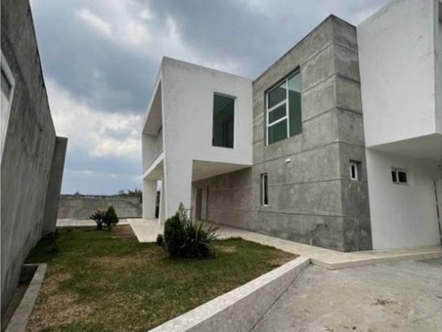 Vivienda de lujo en venta Nueva Caracas, Distrito Capital