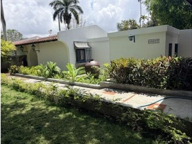 Vivienda de lujo en venta Nueva Caracas, Distrito Capital