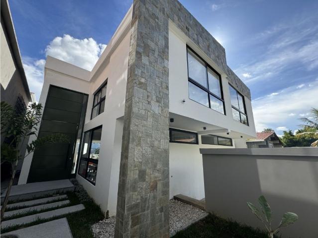Vivienda de lujo en venta Nueva Caracas, Distrito Capital