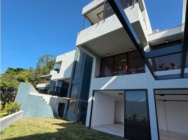 Vivienda de lujo en venta Nueva Caracas, Distrito Capital