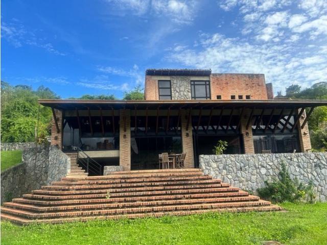 Vivienda de lujo en venta Nueva Caracas, Distrito Capital