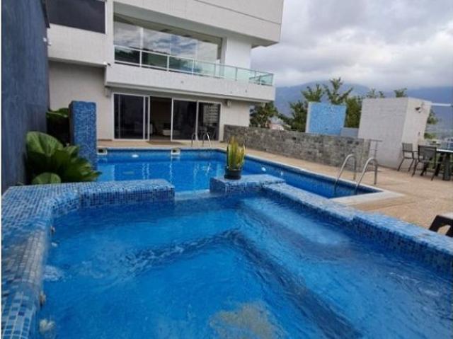 Vivienda de lujo en venta Nueva Caracas, Venezuela