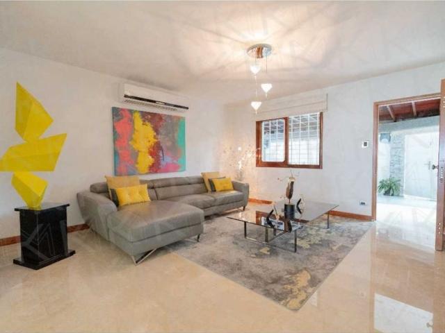 Vivienda de lujo en venta Nueva Caracas, Venezuela